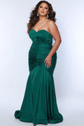 Sydney's Closet SC7374 Green. Stretch jersey, Stretch knit lining, Fitted silhouette, Strapless, Sweetheart bodice, Optional spaghetti straps, Ruched front and back bodice, Invisible center back zipper, Sweep train, Horsehair hem
