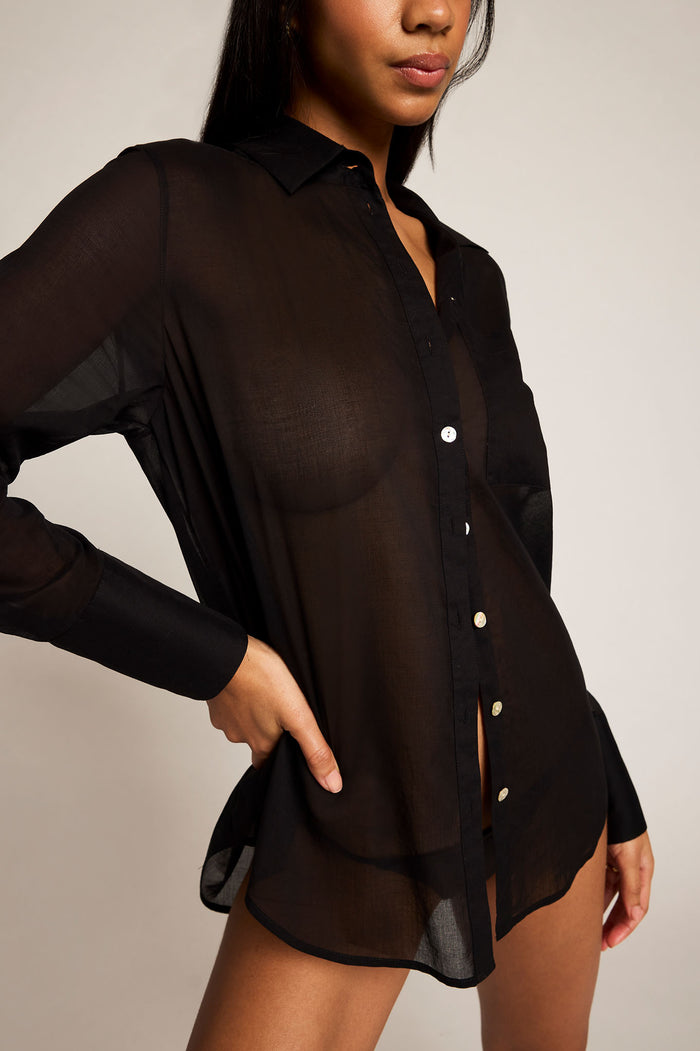 Island Shirt in Black front