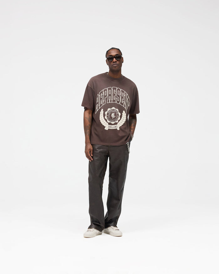 Legacy_Crest_T-Shirt_-_Nero_05.jpg