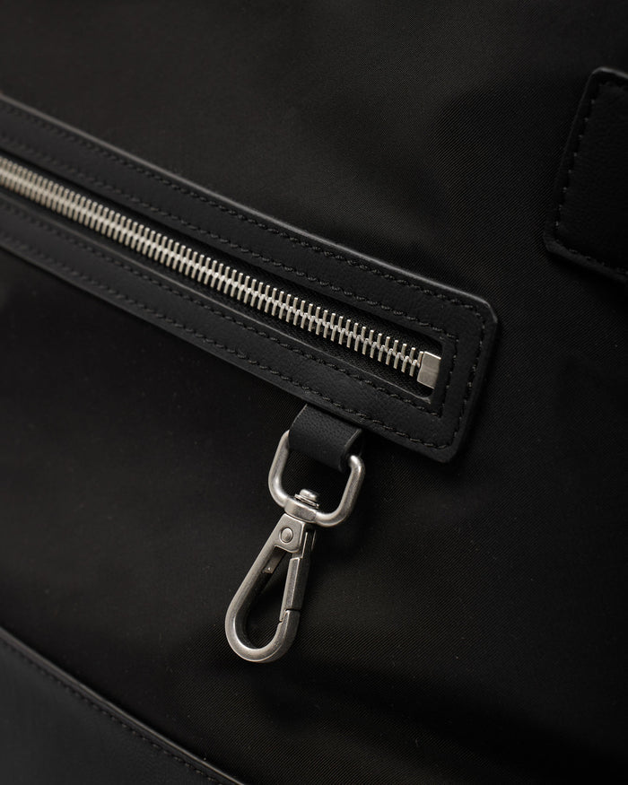 Oversized_Nylon_Carry_Bag_-_Black_03.jpg