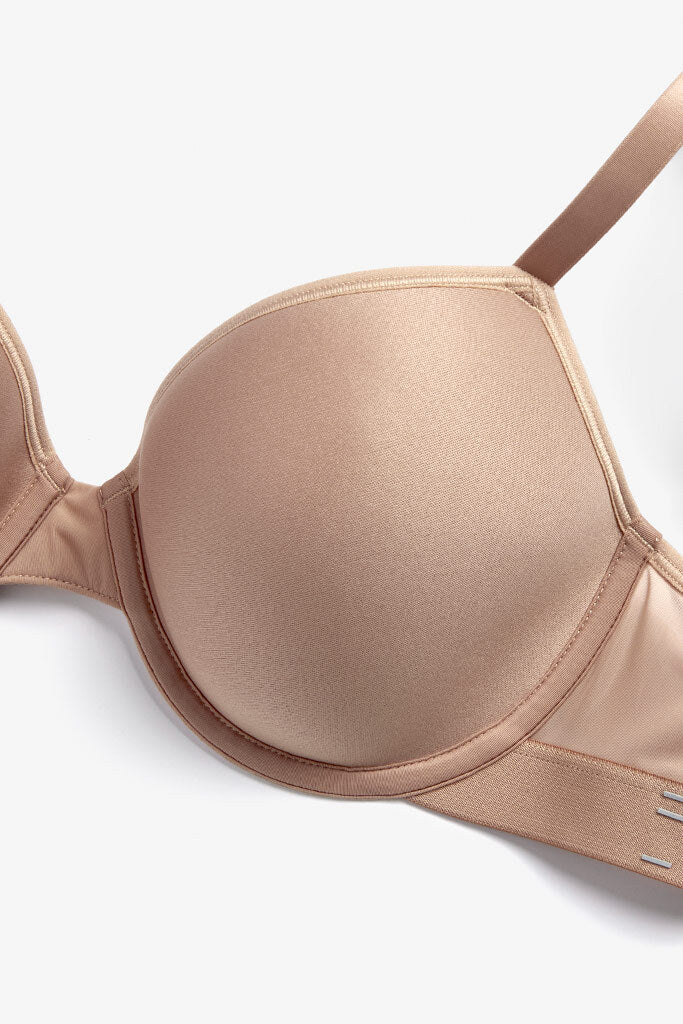 Full coverage cups means no nip slips
