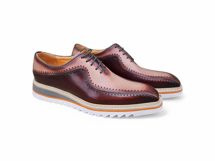 Stylish Two-Tone Brogue Oxford - Upscale Men's Fashion