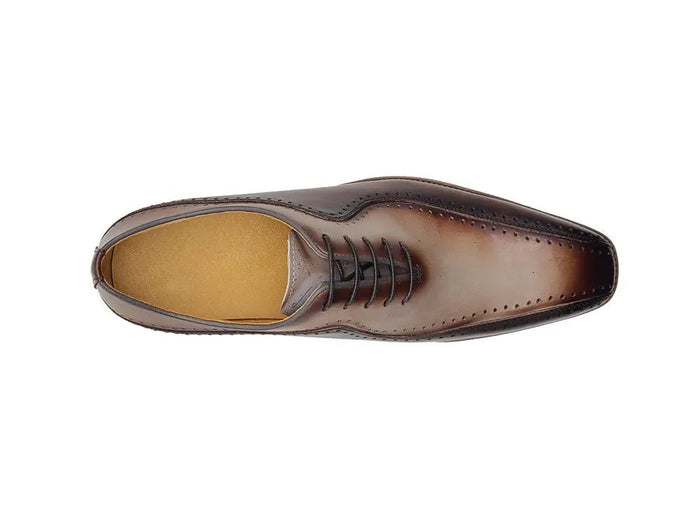 Stylish Two-Tone Brogue Oxford - Upscale Men's Fashion