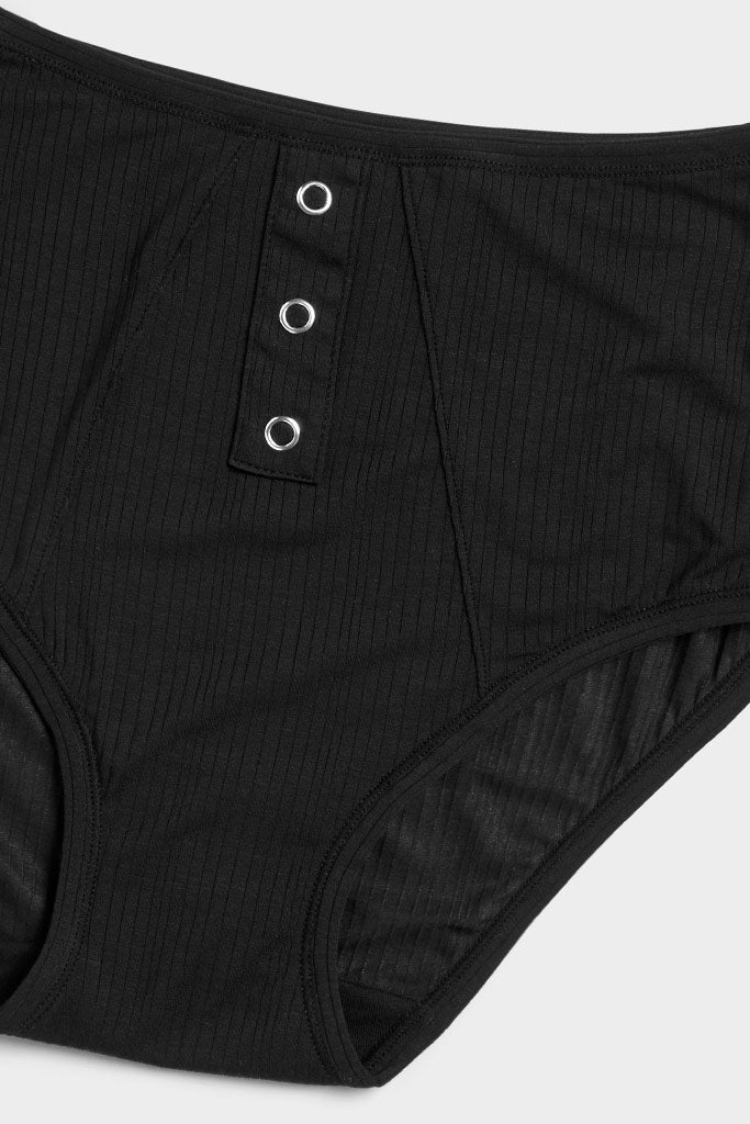 Princess seam details in the front