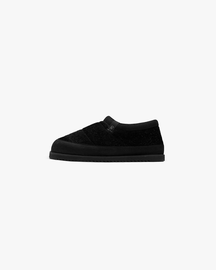 Winter_Mule_Hairy_Suede_-_Black_03.jpg